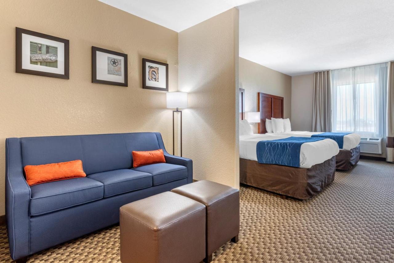 Comfort Inn & Suites Navasota Exterior photo